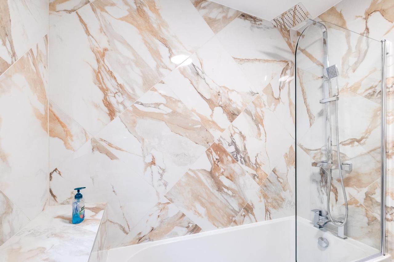 Mk 2-Bedroom Contractor'S Gem, 5 Beds, Sleeps 6, Free Parking Milton Keynes Zewnętrze zdjęcie