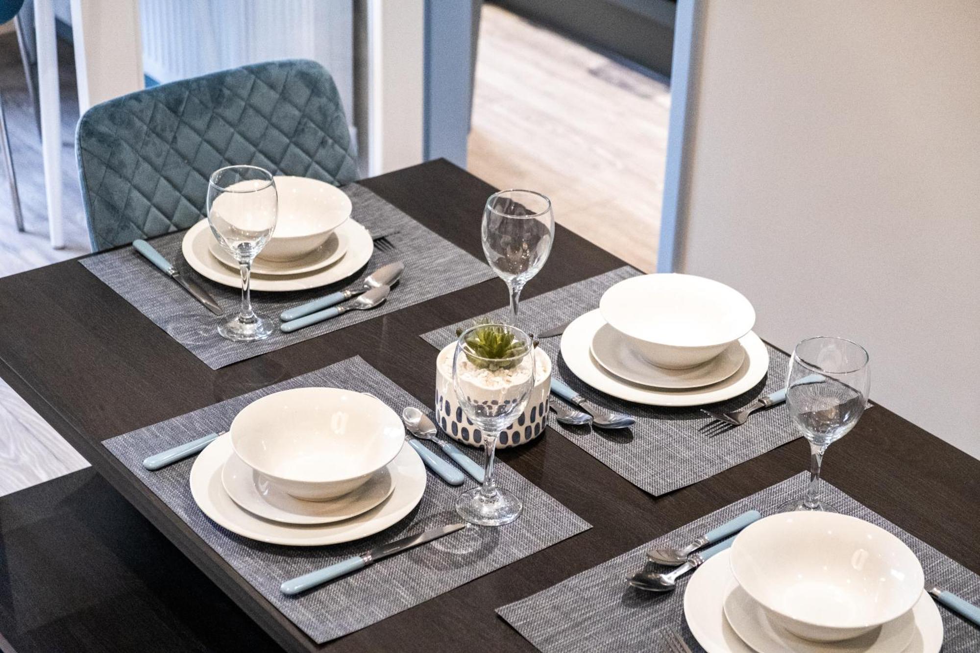 Mk 2-Bedroom Contractor'S Gem, 5 Beds, Sleeps 6, Free Parking Milton Keynes Zewnętrze zdjęcie