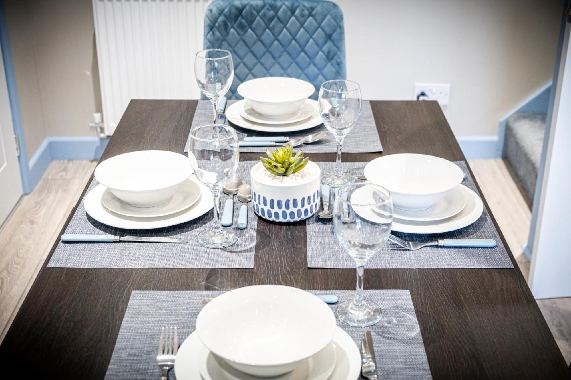 Mk 2-Bedroom Contractor'S Gem, 5 Beds, Sleeps 6, Free Parking Milton Keynes Zewnętrze zdjęcie