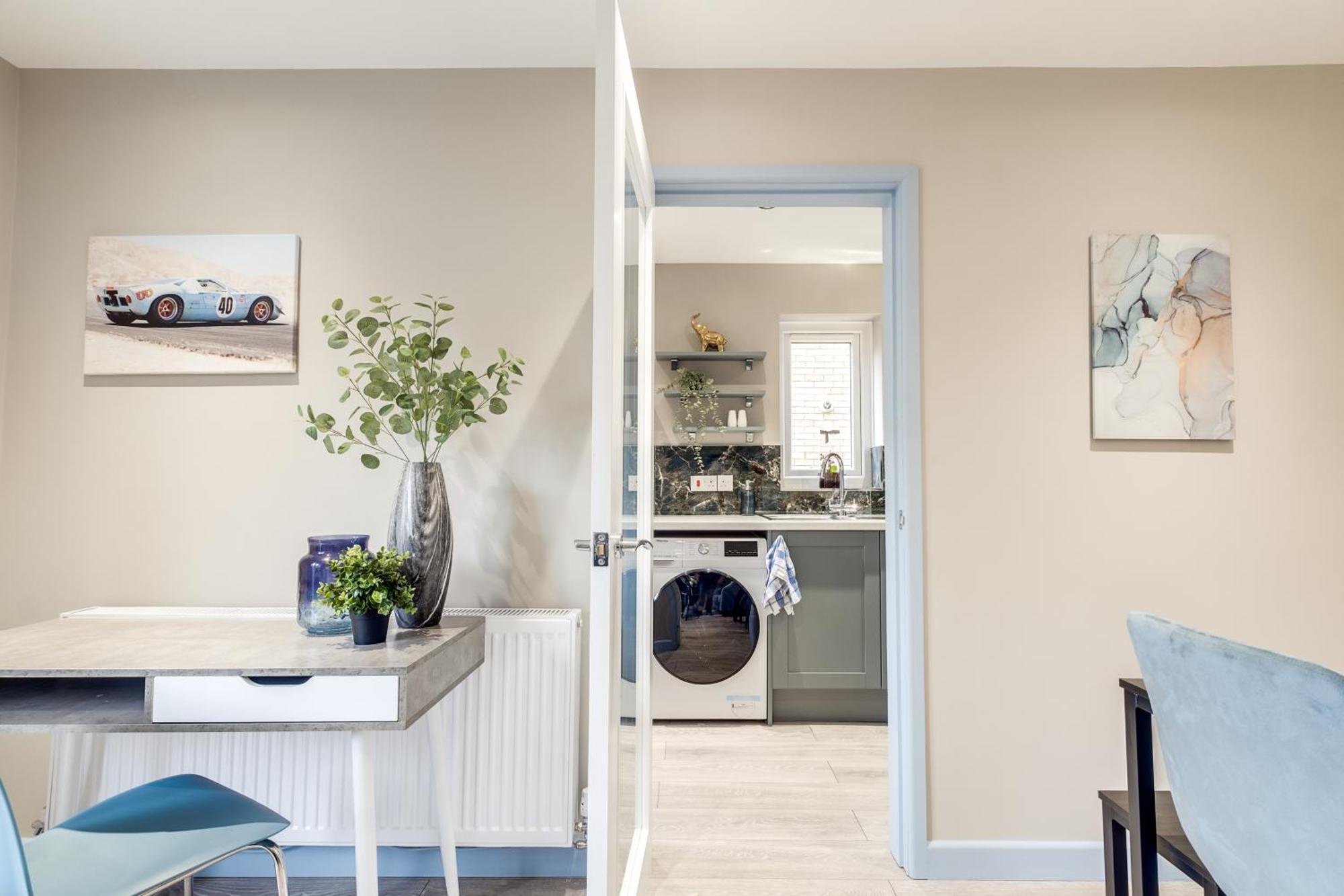 Mk 2-Bedroom Contractor'S Gem, 5 Beds, Sleeps 6, Free Parking Milton Keynes Zewnętrze zdjęcie