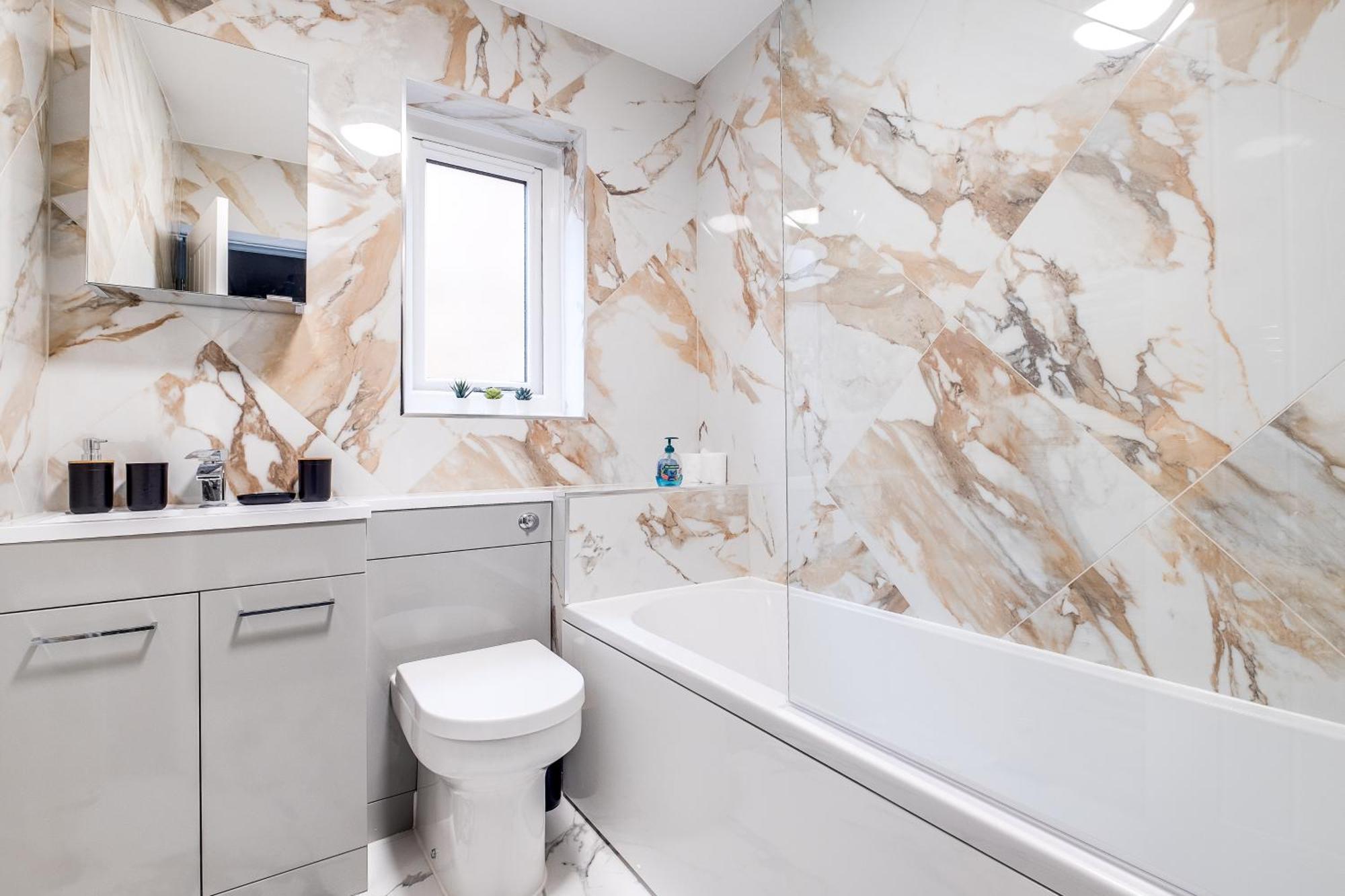 Mk 2-Bedroom Contractor'S Gem, 5 Beds, Sleeps 6, Free Parking Milton Keynes Zewnętrze zdjęcie